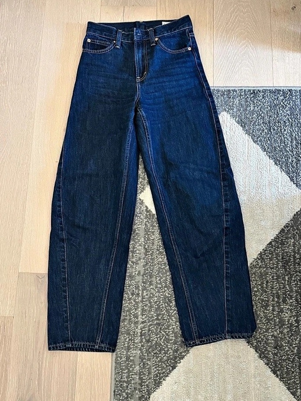 Gap Barrel High Rise Waist 24 Like New